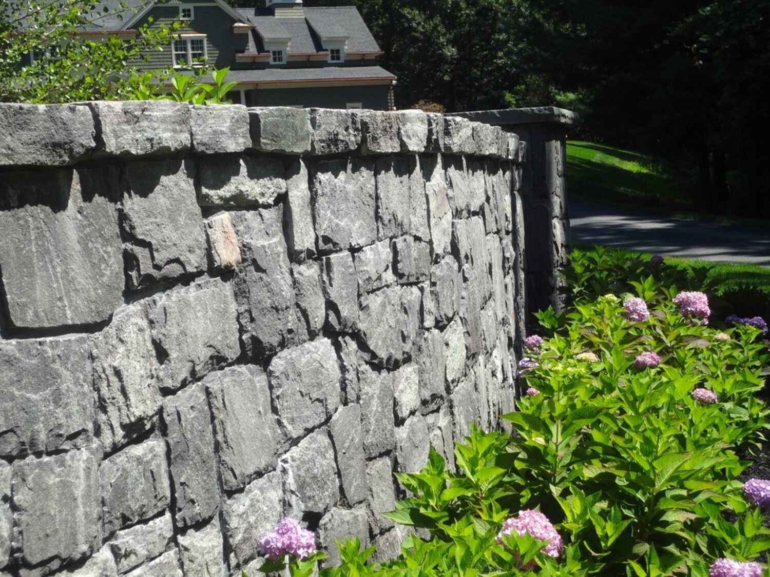Natural ledgestone wall